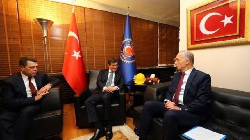 Başbakan Davutoğlu&rsquo;ndan Kılı&ccedil;daroğlu&rsquo;na "iki Maaş İkramiye" Cevabı