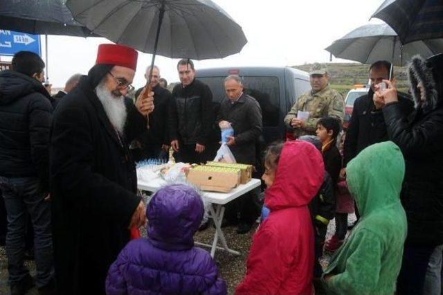 Eski Adı Iade Edilen Köye Süryanice Tabelası Törenle Asıldı