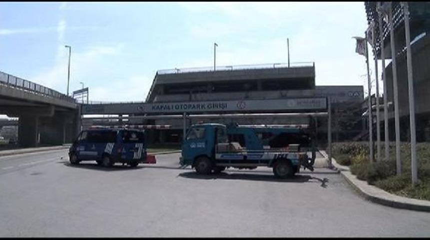 Yeniden / Avm'nin Otoparkı Kapatıldı, Vatandaşlar Mağdur Oldu