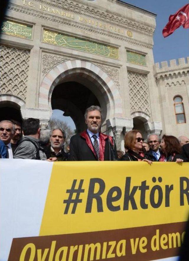 İstanbul Üniversitesi’Nde Raşit Tükel Eylemi