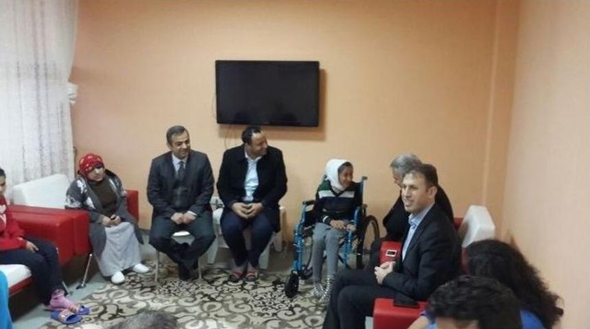 &Ccedil;alapkulu, Yaşlıları Ziyaret Etti