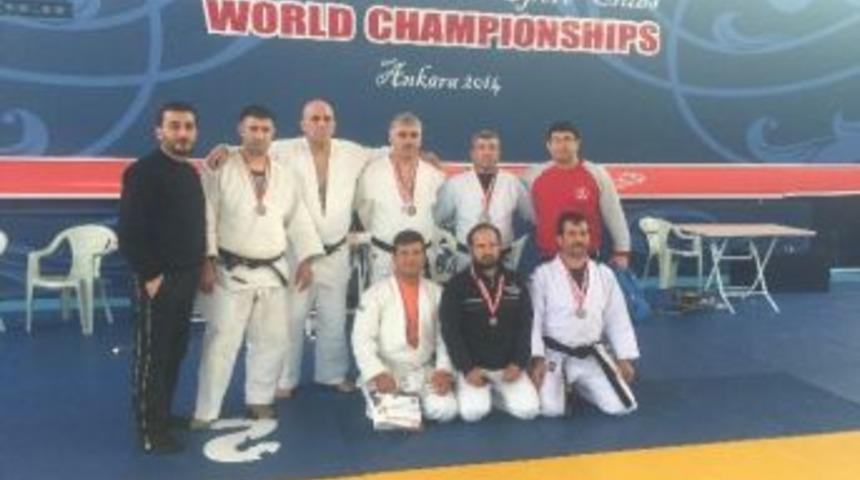 Adanalı Judocular Madalyalarla D&ouml;nd&uuml;