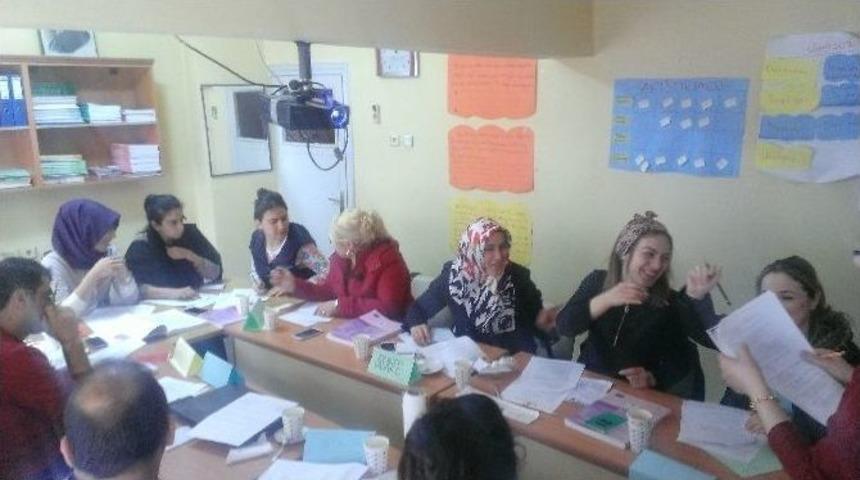 Sağlık &Ccedil;alışanlarına &Uuml;reme Sağlığı Eğitimi Verildi