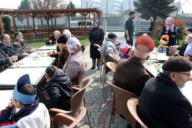 Esenler Belediyesi Yaşlıları Unutmadı