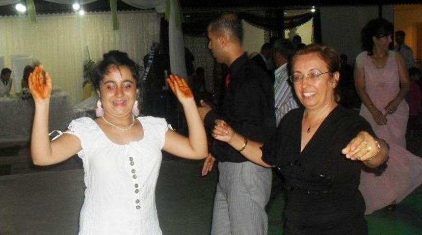 17 Yaşındaki Evlatlık Gen&ccedil; Kızın &Ouml;ld&uuml;r&uuml;lmesi