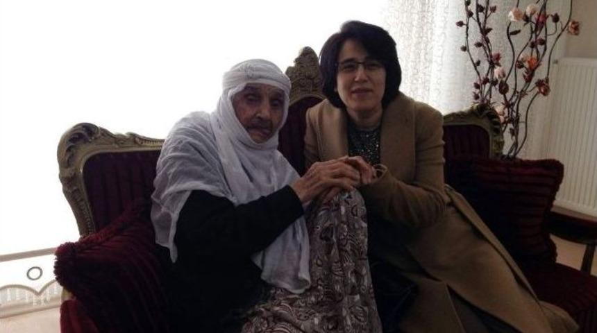 Bayan Demirtaş Yaşlılara Kucak A&ccedil;tı