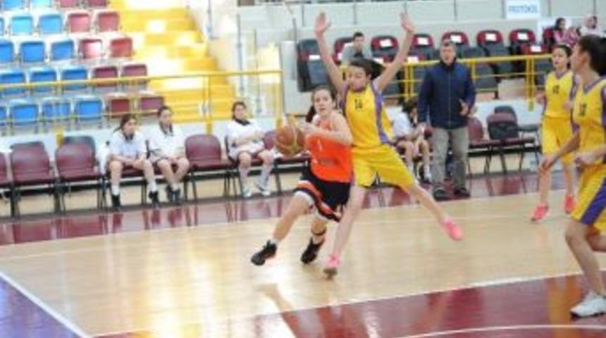 Okul Sporları Basketbol Grup M&uuml;sabakaları Başladı