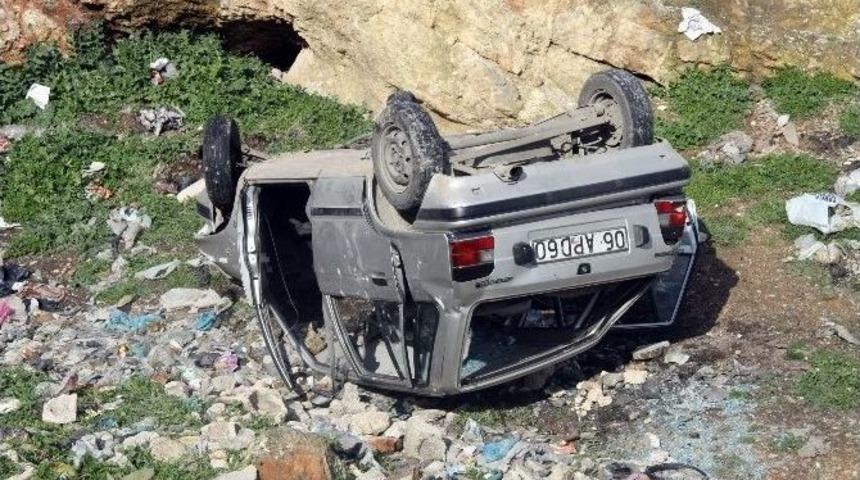 Gaziantep&rsquo;te &Ccedil;alıntı Bir Otomobil U&ccedil;uruma Yuvarlandı