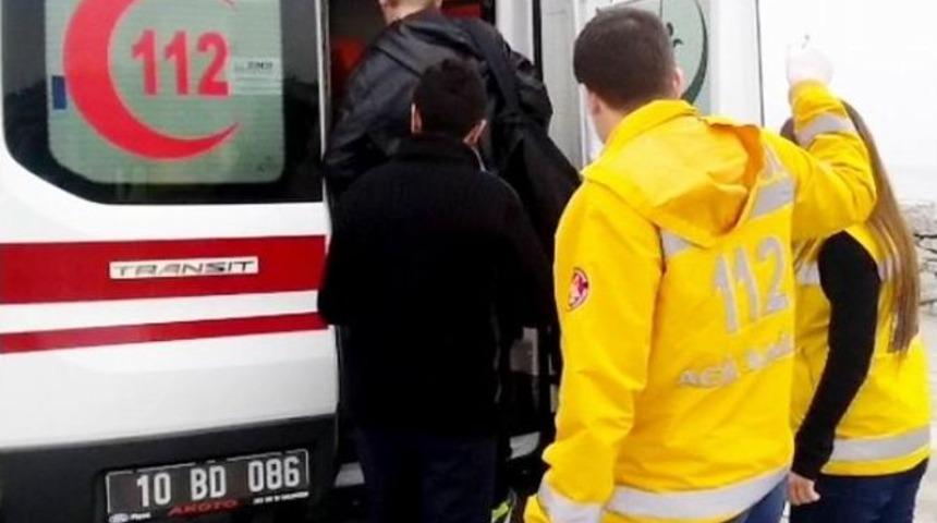 (&ouml;zel Haber) - Şakalaşırken Denize D&uuml;şen &Ccedil;ocuklar Hastanelik Oldu