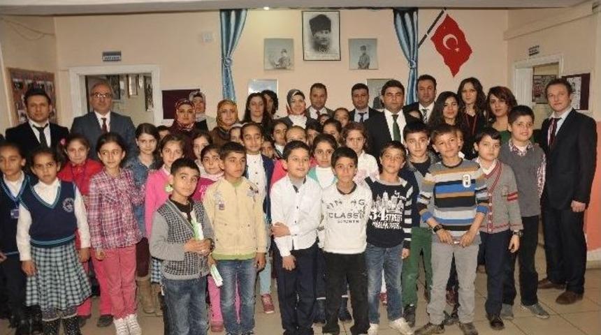 Şırnak&rsquo;ta &Ouml;ğrencilere Diş Fır&ccedil;ası Ve Macunu Dağıtıldı