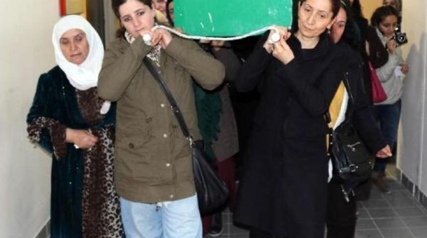 Van'da Bir Kadın Intihar Etti