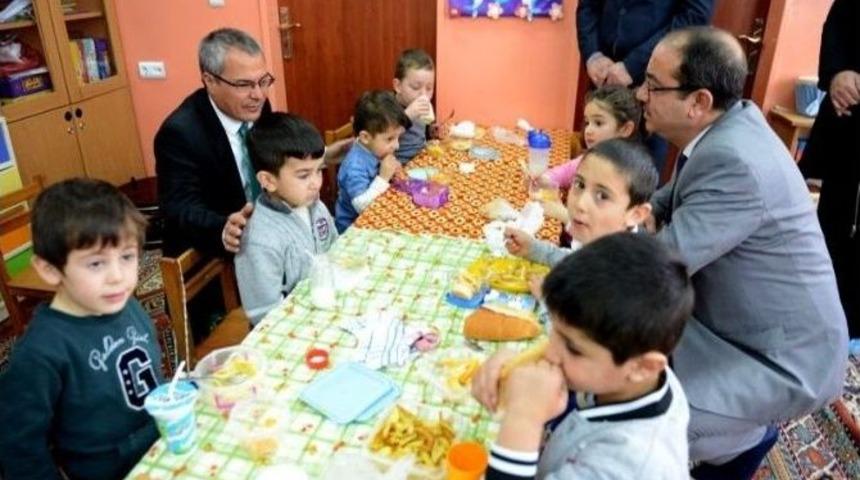 Vali Deniz, Sulakyurt K&ouml;y&uuml;nde Okul Ziyaretinde Bulundu