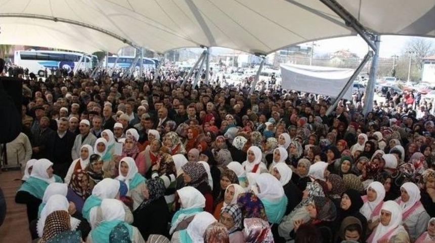 Umre Yolcuları Dualar İle Uğurlandı