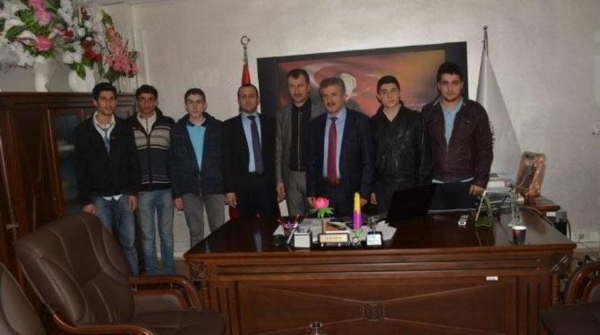 Şampiyonlardan M&uuml;d&uuml;r Arslan&rsquo;a Ziyaret