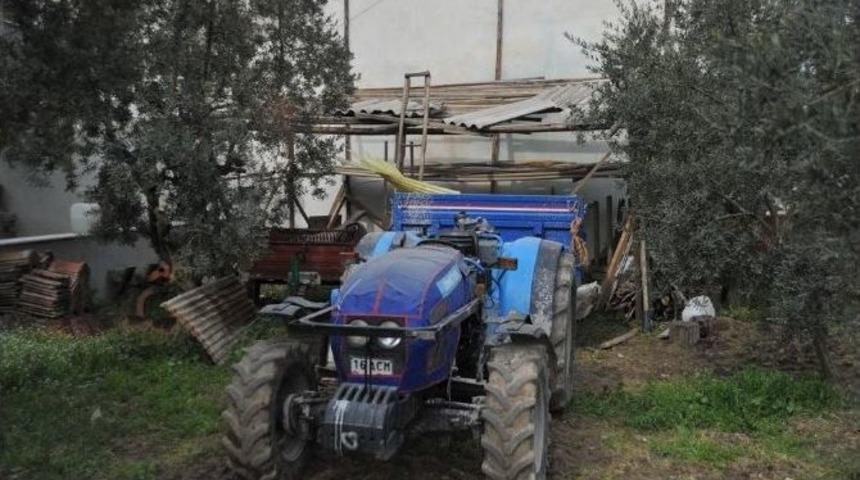 Yaşlı Adam Barakanın &Ccedil;atısından D&uuml;şt&uuml;