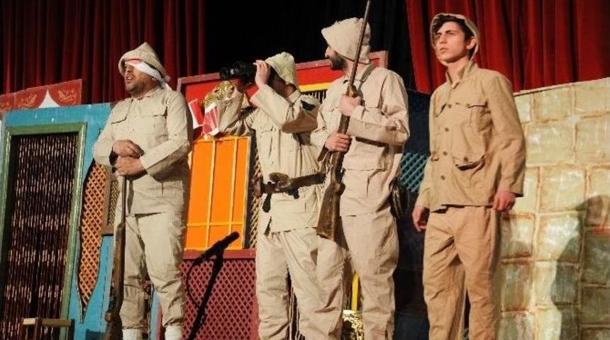 &Ccedil;anakkale Tiyatrosu Hem Duygulandırdı Hem De Gururlandırdı