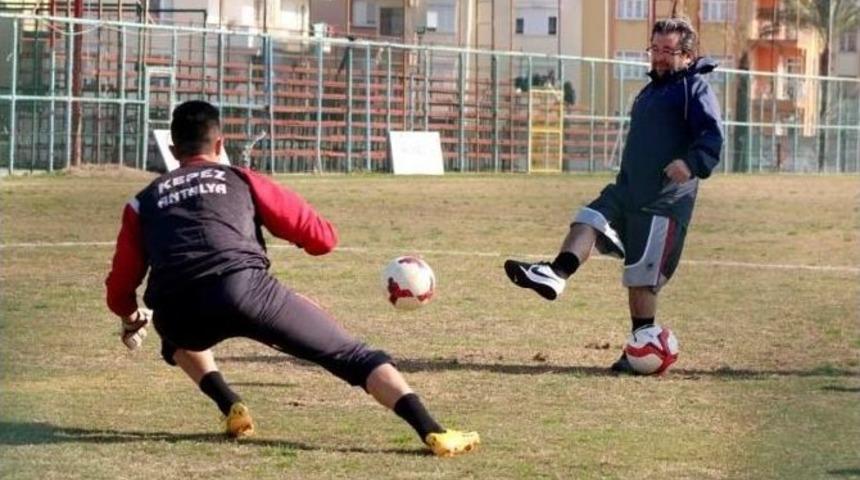 Kepez Şampiyonluk Yolunda