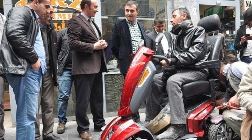 Başkan Akbay&rsquo;dan Engelli Vatandaşa Destek
