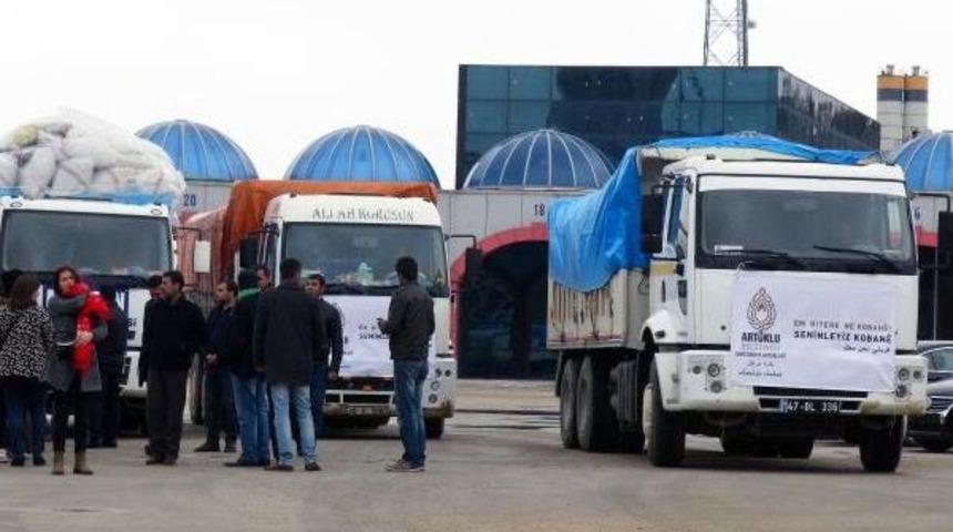 Mardin'den Kobani'ye 25  Kamyon Yardım