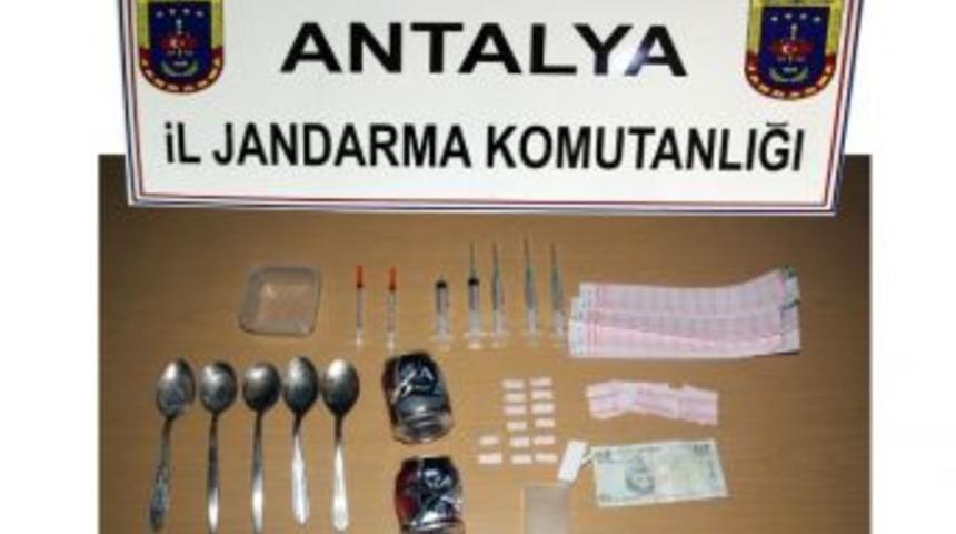 Jandarmadan Uyuşturucu Satışına Su&ccedil;&uuml;st&uuml;