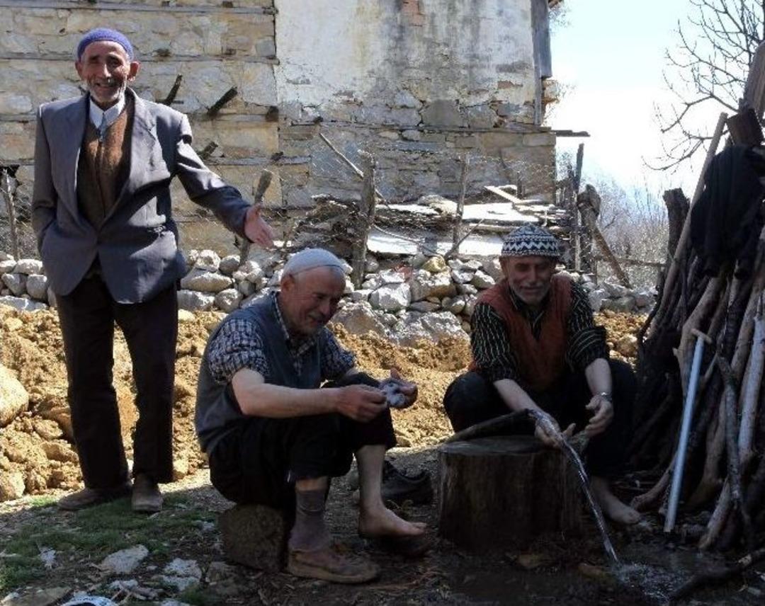 40 Yıldır Susuz Kalan K&ouml;yde Hasret Sona Erdi