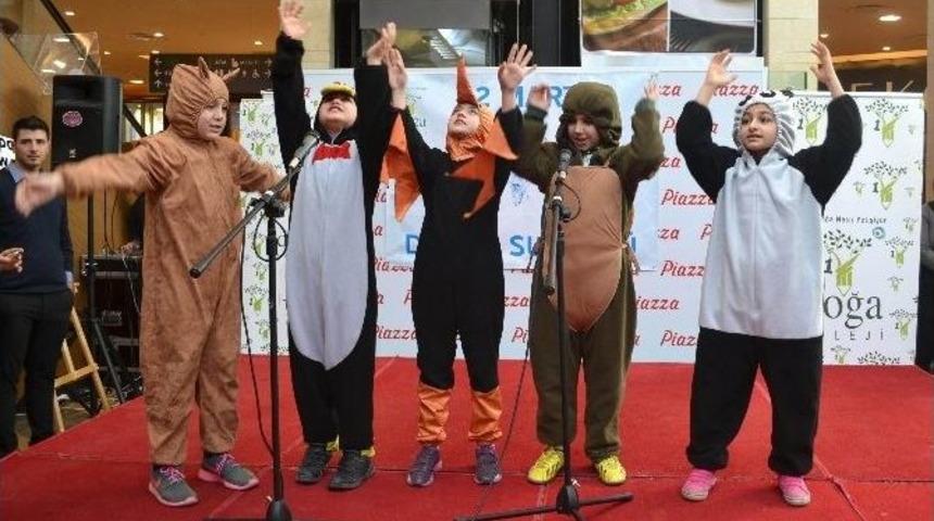 D&uuml;nya Su G&uuml;n&uuml; Piazza&rsquo;da Neşeyle Kutlandı