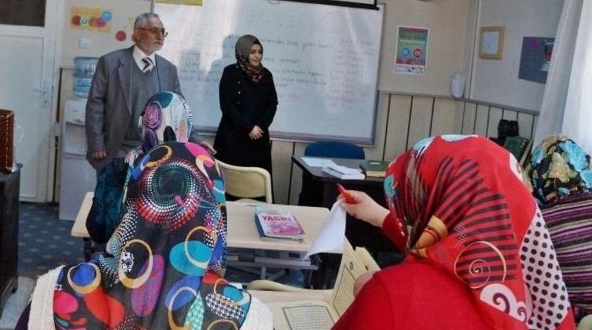 M&uuml;ft&uuml; Cengiz&rsquo;den Kırka&rsquo;daki Kur&rsquo;an Kursuna Ziyaret