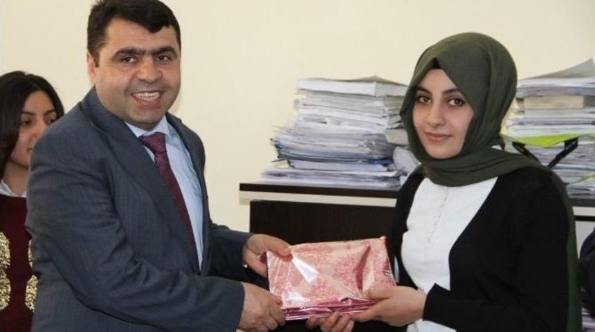 Türk Eğitim-sen’den Öğretmen Ve Öğrencilere Ödül