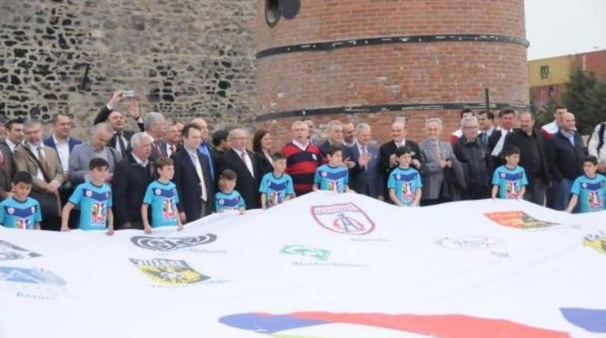 U12 İzmir Cup'a G&ouml;rkemli Tanıtım