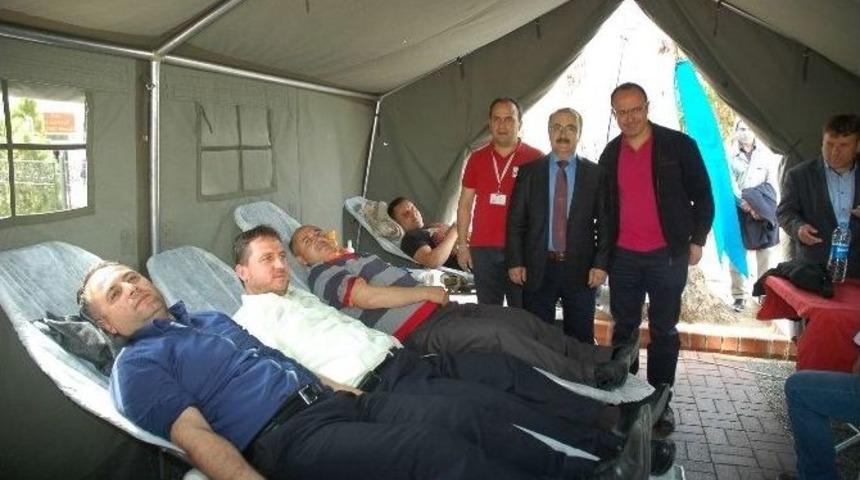 &Ccedil;anakkale&rsquo;nin 100&rsquo;&uuml;nc&uuml; Yılında Agd&rsquo;den Kan Bağışı Kampanyası