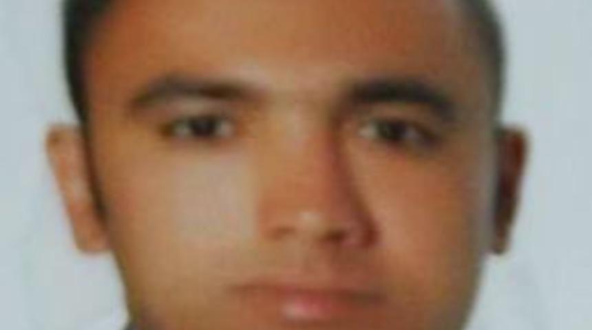 Kendini Ağaca Asarak İntihar Etti