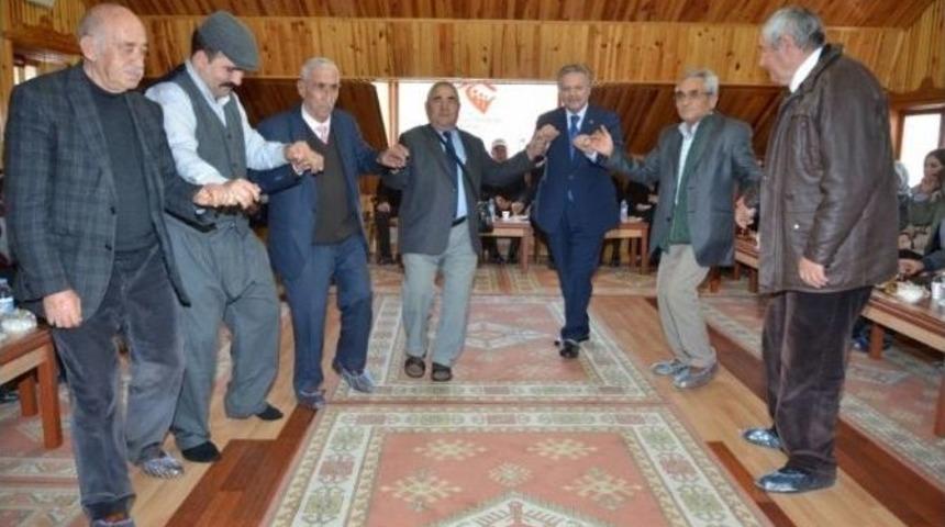 Erzincan&rsquo;da Dede Ve Torunlar Buluştu