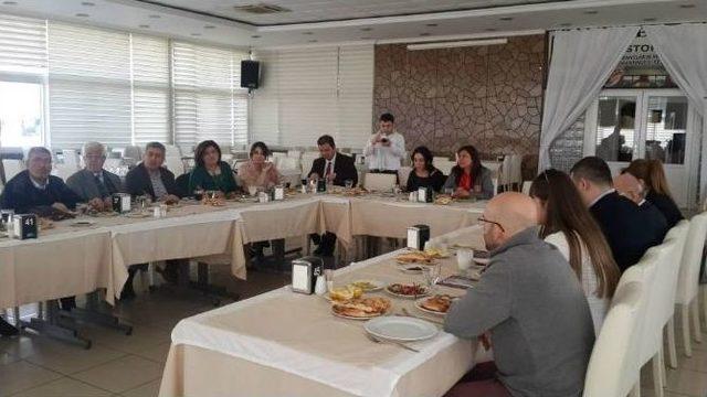 Rotary Kul&uuml;b&uuml; Medical Park Y&ouml;neticisini Ağırladı 1