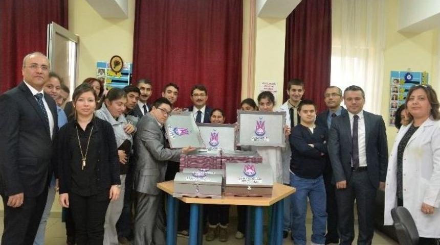 Başkan &Ccedil;elik&rsquo;ten Engelli &Ouml;ğrencilere Destek