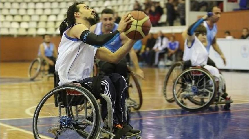 B&uuml;y&uuml;kşehir Belediyespor Lideri Konuk Ediyor