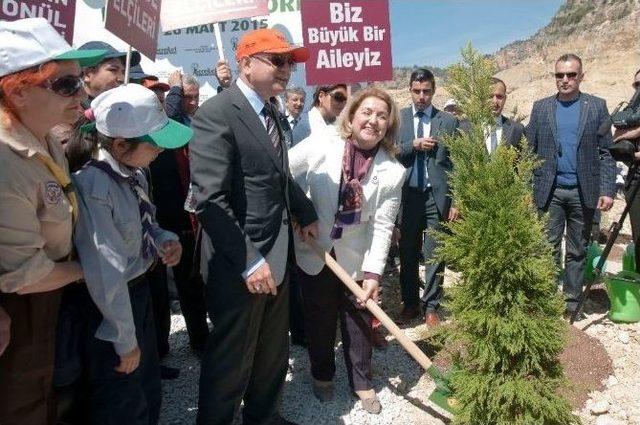 Mersin’de Gönül Elçileri Bereket Ormanı Oluşturuldu