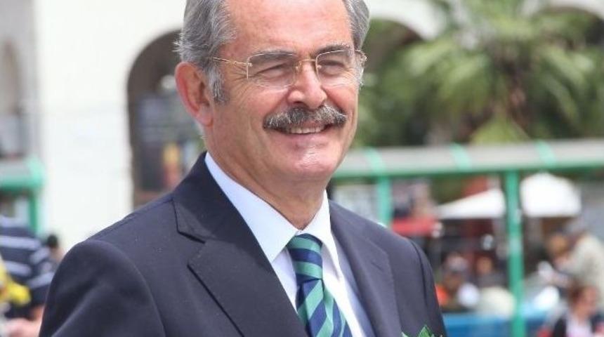 Başkan B&uuml;y&uuml;kerşen&rsquo;e &rsquo;yılın B&uuml;y&uuml;kşehir Belediye Başkanı&rsquo; &Ouml;d&uuml;l&uuml;