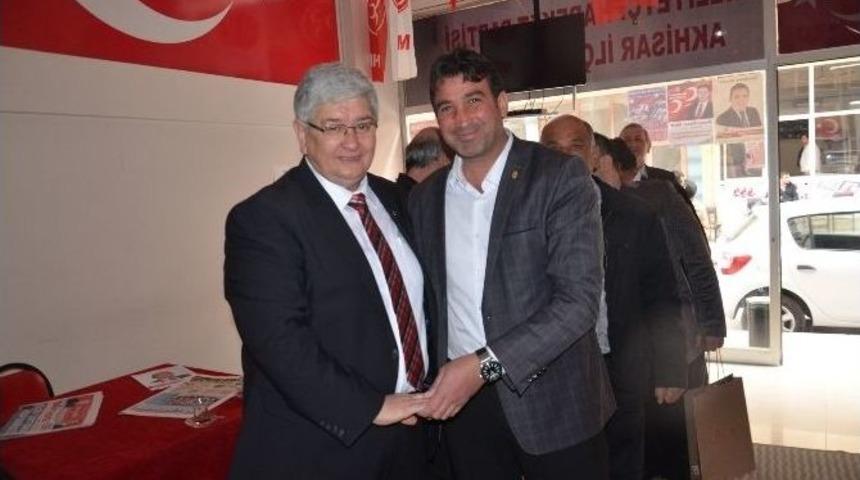 Akhisar Bakkallar Odası&rsquo;ndan Mhp İl&ccedil;e Teşkilatına Ziyaret