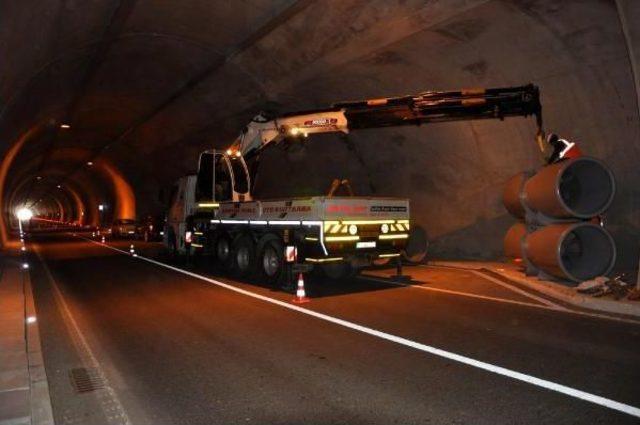 Amasra Tüneli'nde Sökülen Ekipmanların Yenileri Geldi