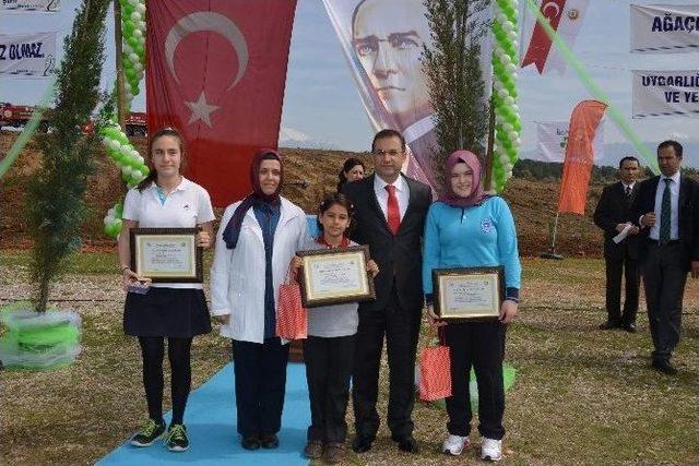 Vali Türker Bereket Ormanı Fidan Dikme Törenine Katıldı