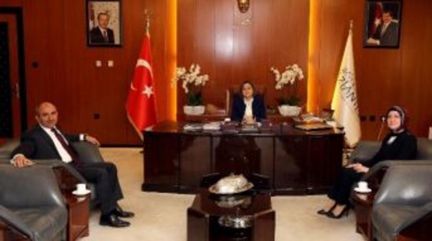 Başkan Kara, Fatma Şahin&rsquo;i Ziyaret Etti