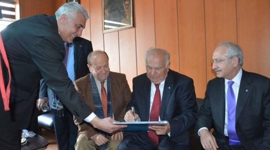 Kardeş Şehir Protokol&uuml;ne Kılı&ccedil;daroğlu İmzası