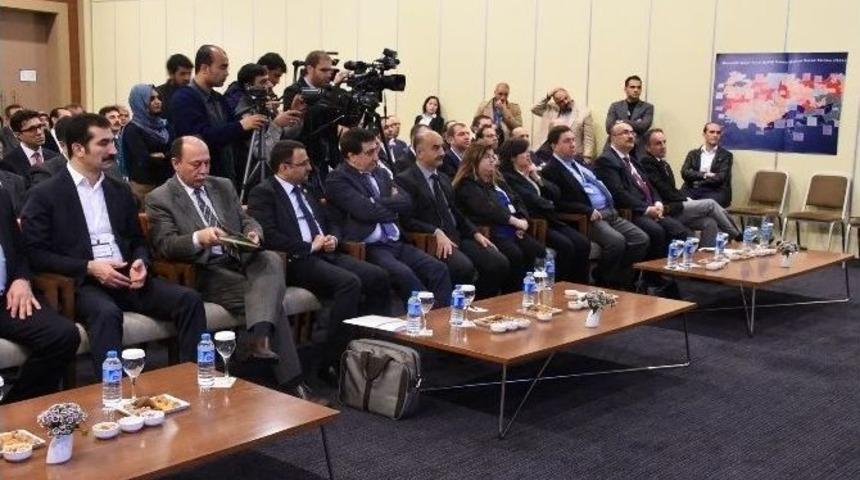 Vali K&uuml;&ccedil;&uuml;k &ldquo;sorunu Par&ccedil;alara Ayırarak &Ccedil;&ouml;zmeye &Ccedil;alışmalıyız&rdquo;