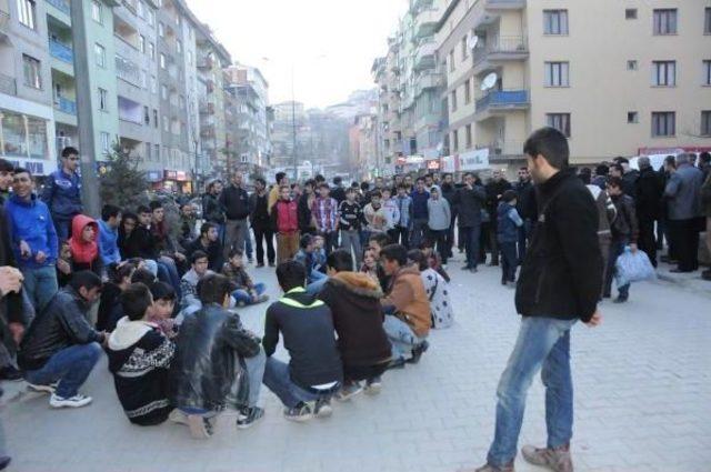 Hakkari'de Aranan Dbp'li Gözaltına Alınınca Gerginlik Çıktı