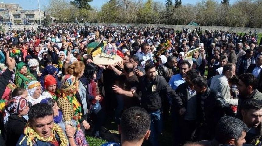 Ypj&rsquo;li Leyla Doğan&rsquo;ın Cenazesi Nusaybin&rsquo;de Defnedildi