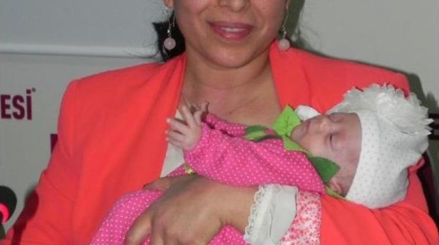 665 Gramlık 'parmak Bebek' Yaşama Tutundu