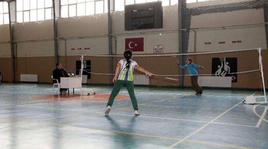 Ko&ccedil;arlı&rsquo;da Badminton Heyecanı