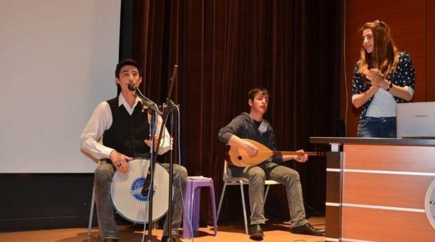 &lsquo;mevsimlerden Aşk&rsquo; Adlı Şiir Dinletisi