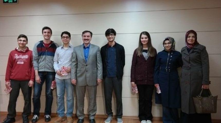 Şehzade Mehmet Koleji 2015 Ygs&rsquo;de İlk Bine Giren &Ouml;ğrencilerini &Ouml;d&uuml;llendirdi