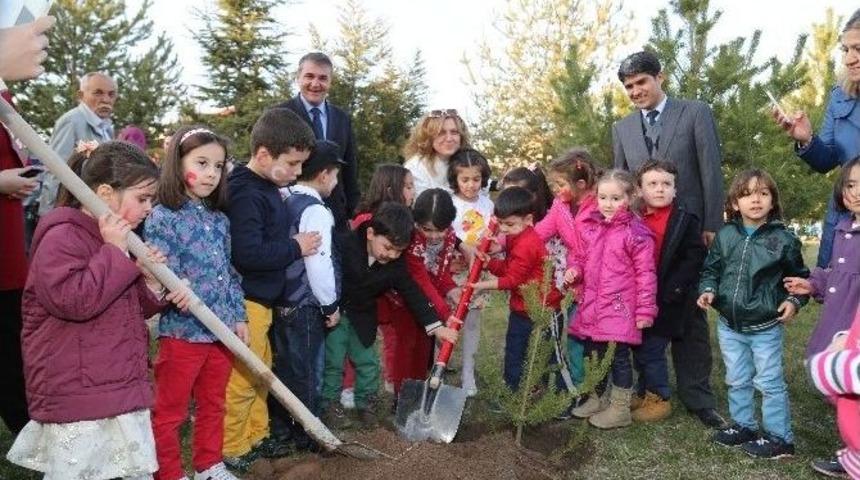 Anaokulu &Ouml;ğrencileri &Ccedil;anakkale Deniz Zaferi&rsquo;ni Ve İstiklal Marşı&rsquo;nın Kabul&uuml;&rsquo;n&uuml; Kutladı